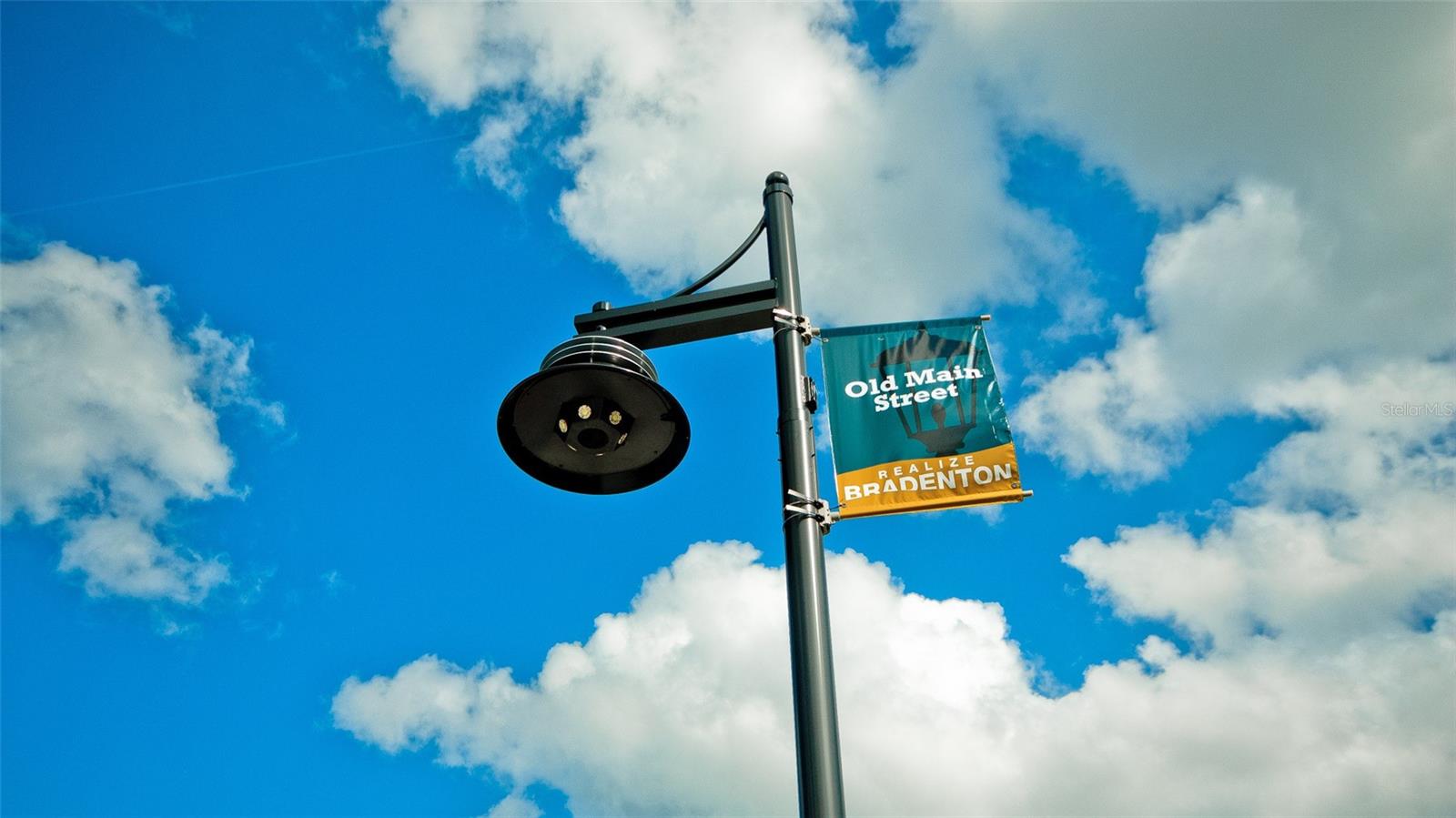 Old Main St Downtown Bradenton Fun area