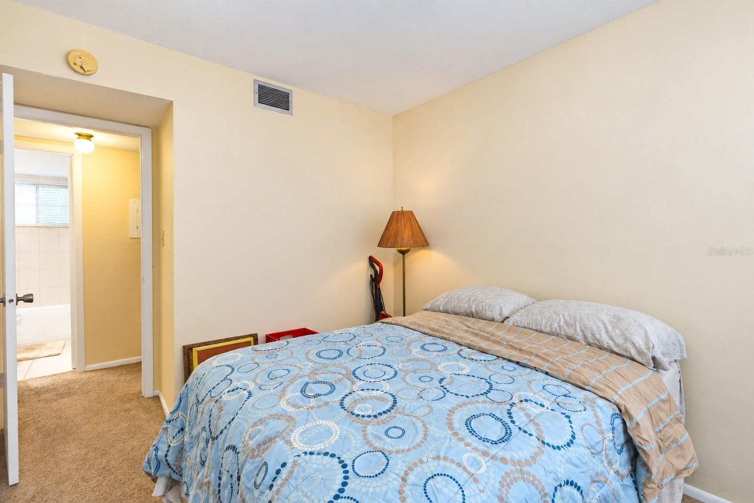 2013 SUNSET DRIVE, #E2, Bradenton, FL 34207