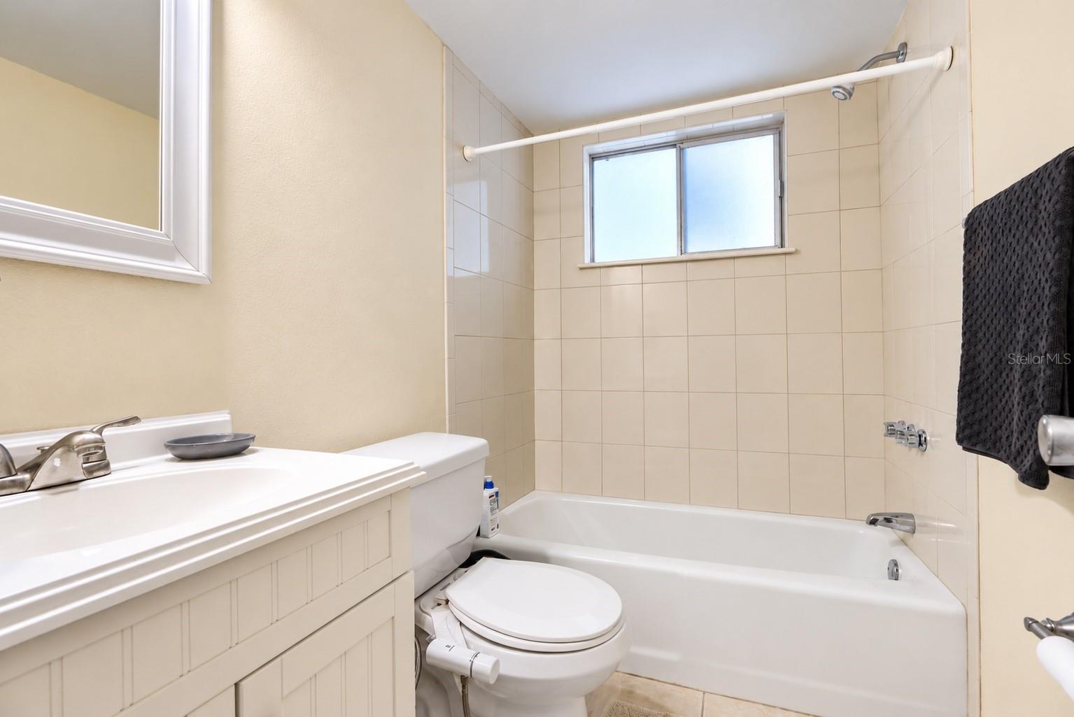 2013 SUNSET DRIVE, #E2, Bradenton, FL 34207