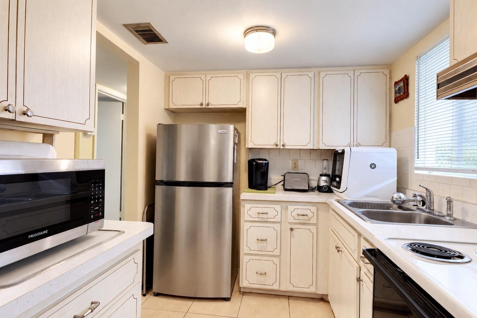 2013 SUNSET DRIVE, #E2, Bradenton, FL 34207 2013 SUNSET DRIVE, #E2, Bradenton, FL 34207