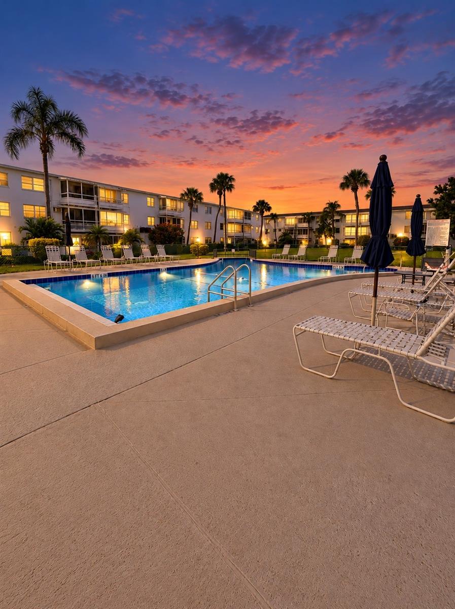 2013 SUNSET DRIVE, #E2, Bradenton, FL 34207