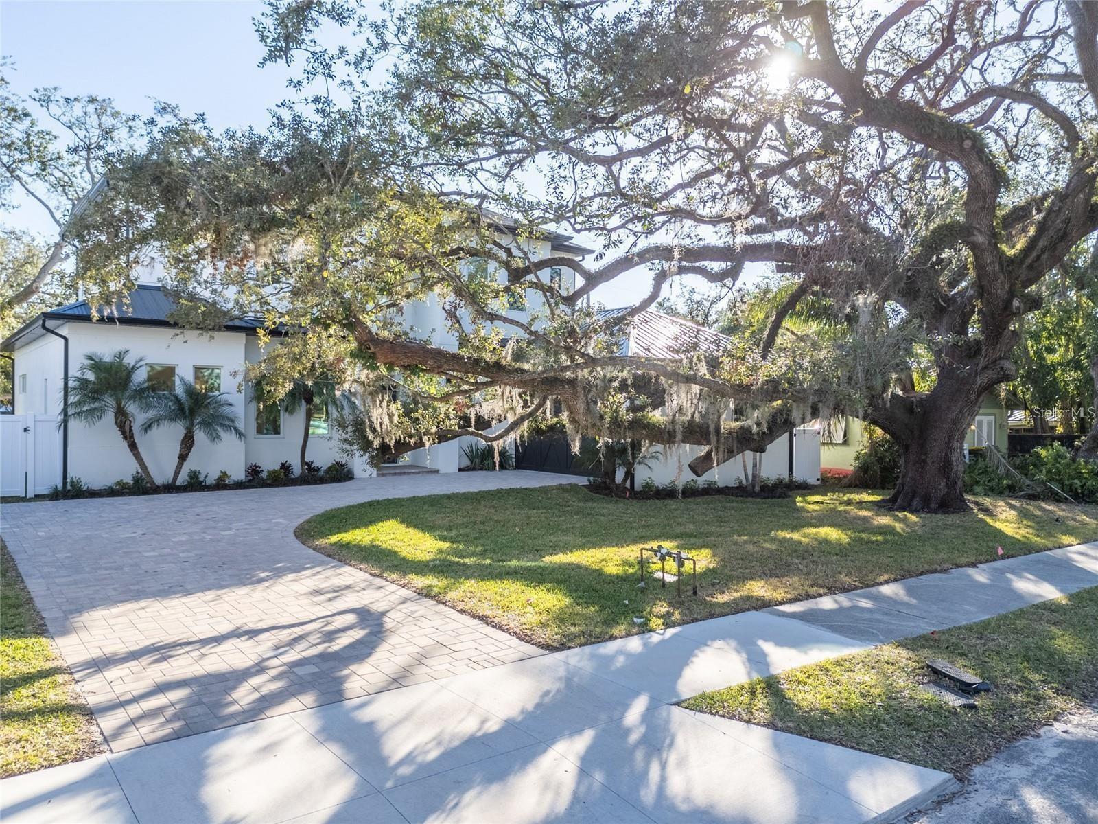 2420 FLOYD STREET, Sarasota, FL 34239