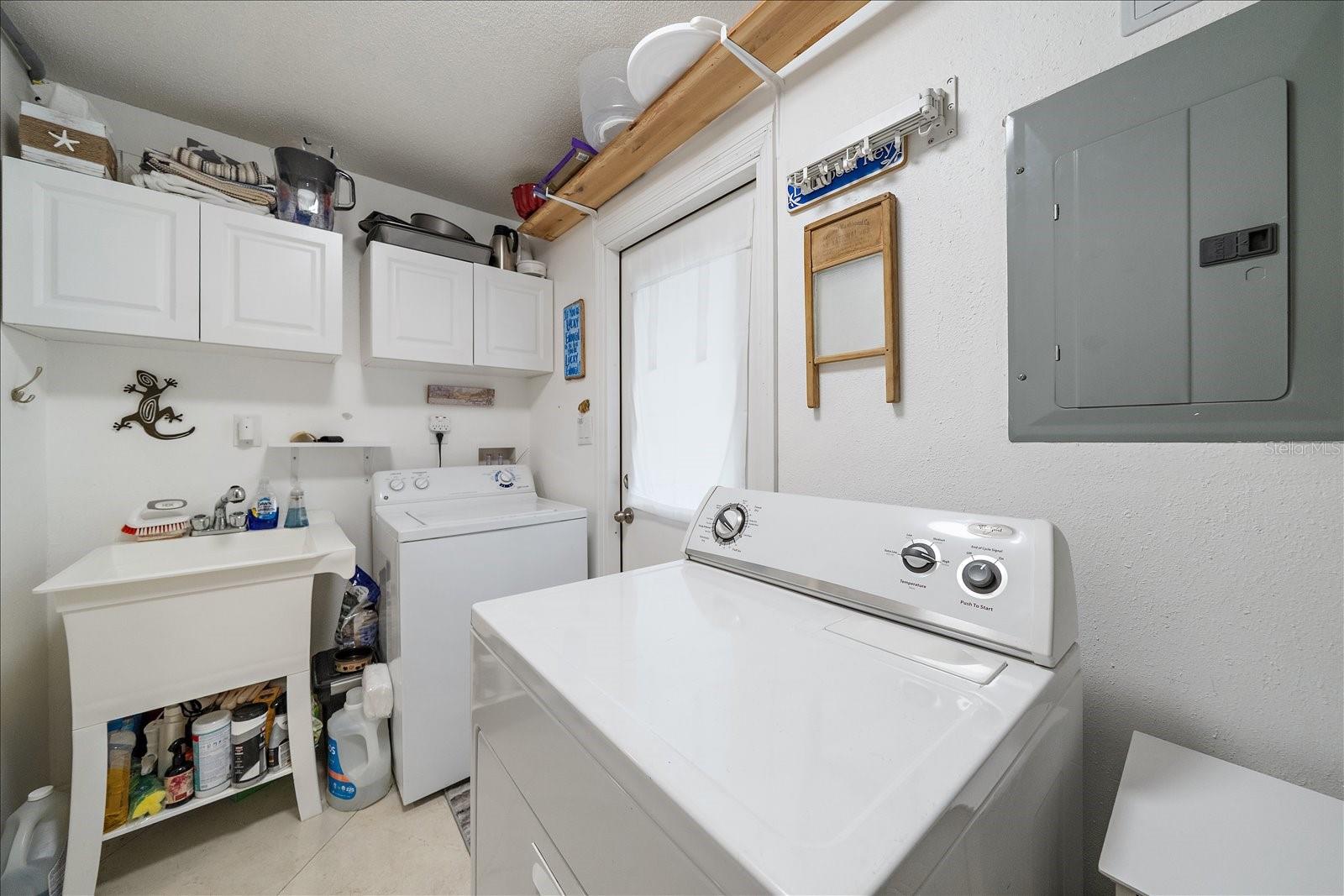 575 SUTTON PLACE, Longboat Key, FL 34228