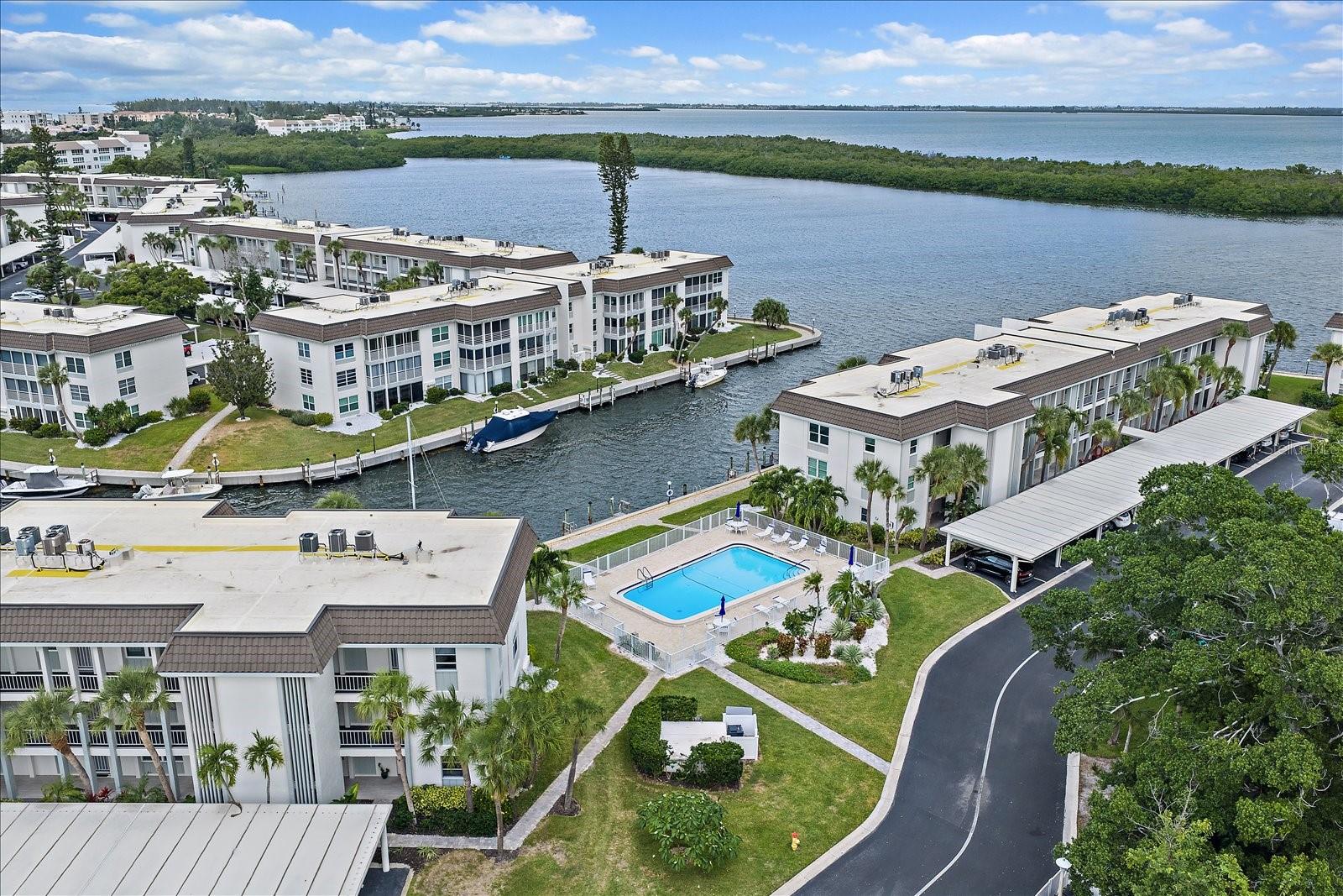 575 SUTTON PLACE, Longboat Key, FL 34228