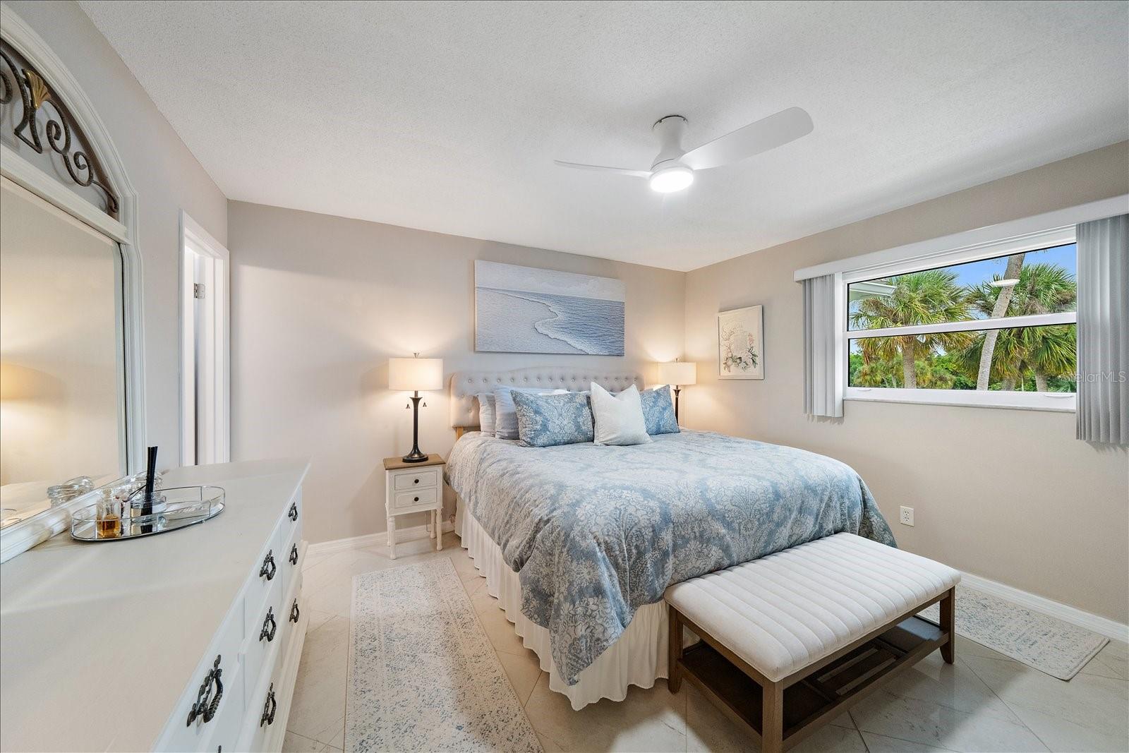 575 SUTTON PLACE, Longboat Key, FL 34228