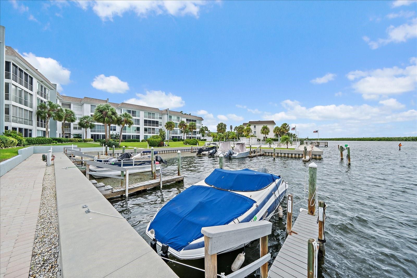 575 SUTTON PLACE, Longboat Key, FL 34228