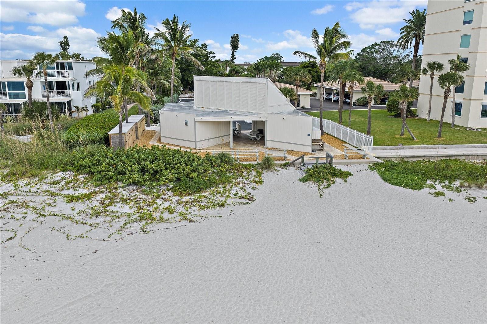 575 SUTTON PLACE, Longboat Key, FL 34228