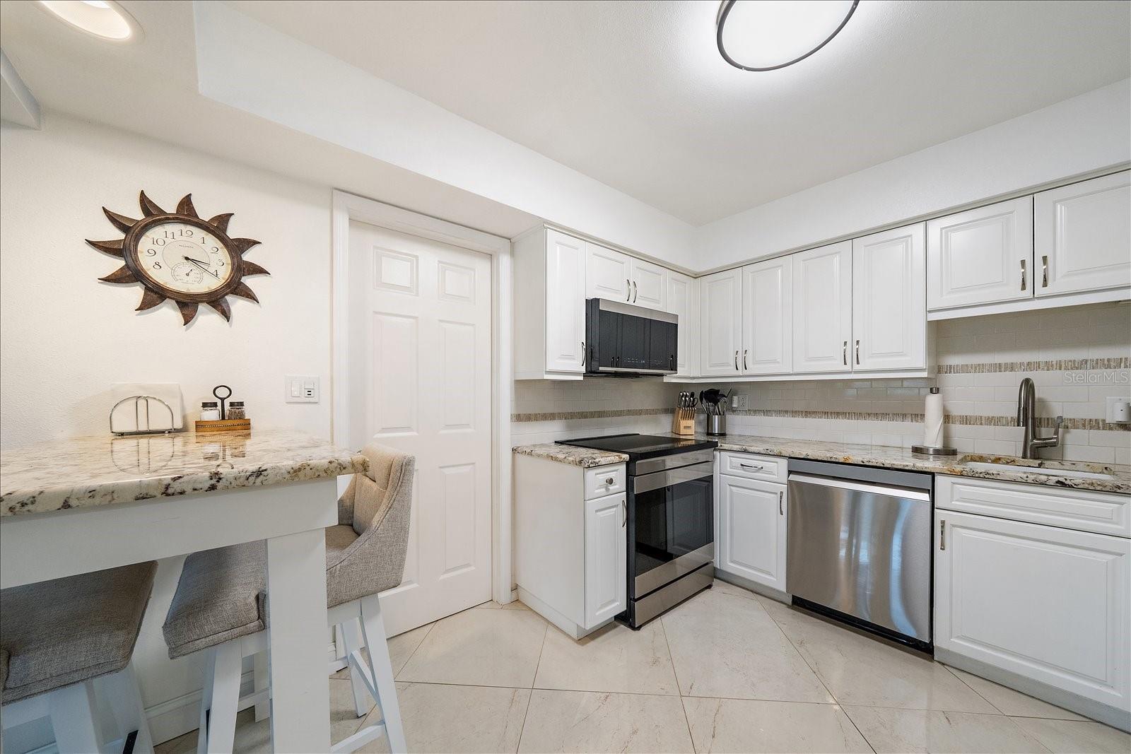 575 SUTTON PLACE, Longboat Key, FL 34228