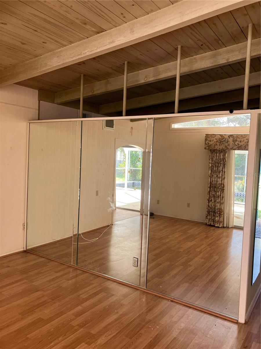 434 S SHORE DRIVE, Sarasota, FL 34234