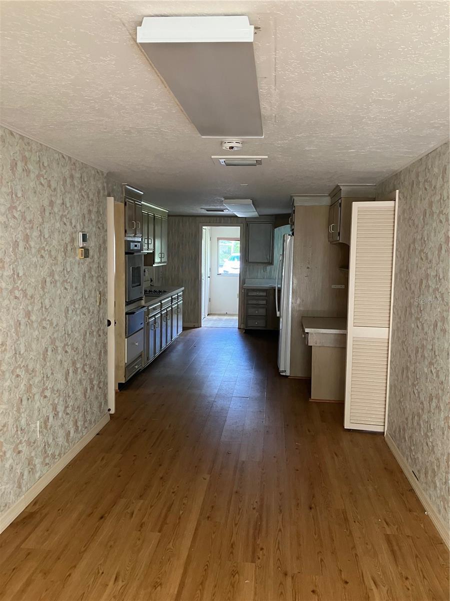 434 S SHORE DRIVE, Sarasota, FL 34234