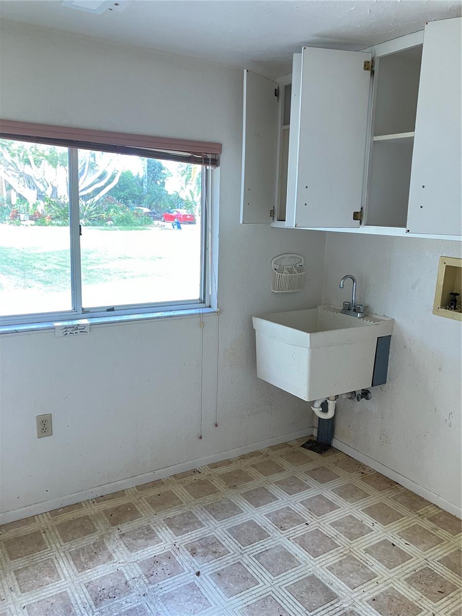 434 S SHORE DRIVE, Sarasota, FL 34234