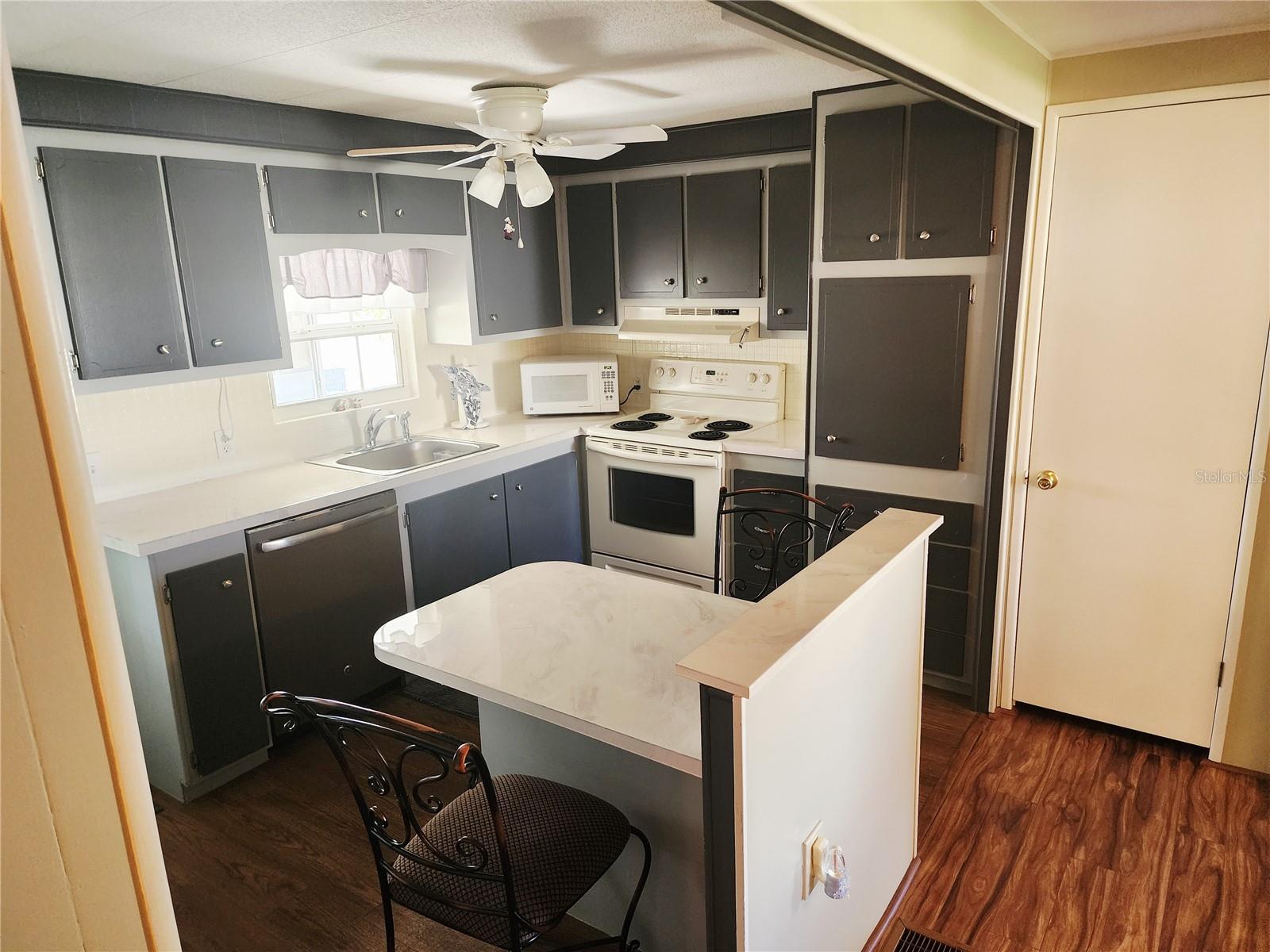 808 53RD AVENUE E, #7, Bradenton, FL 34203