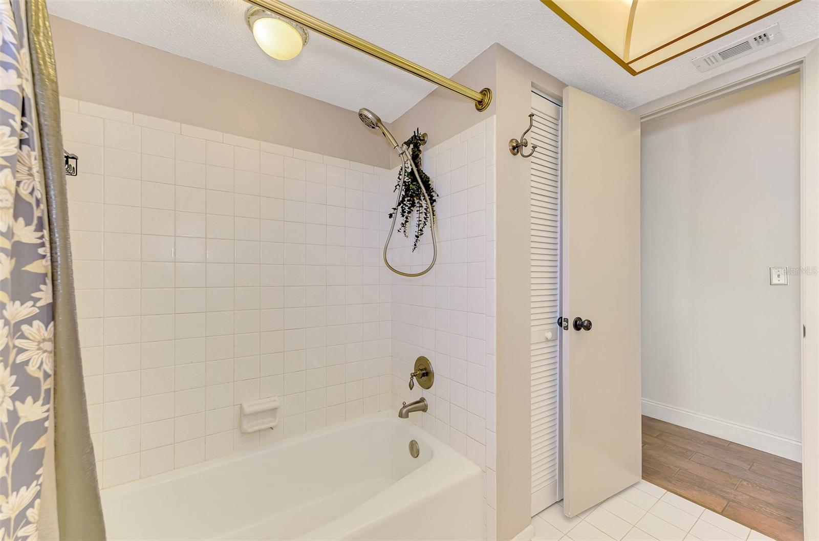 432 EDGEWOOD ROAD, Venice, FL 34293