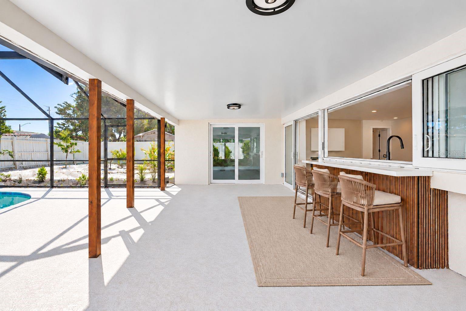 Virtually staged lanai
