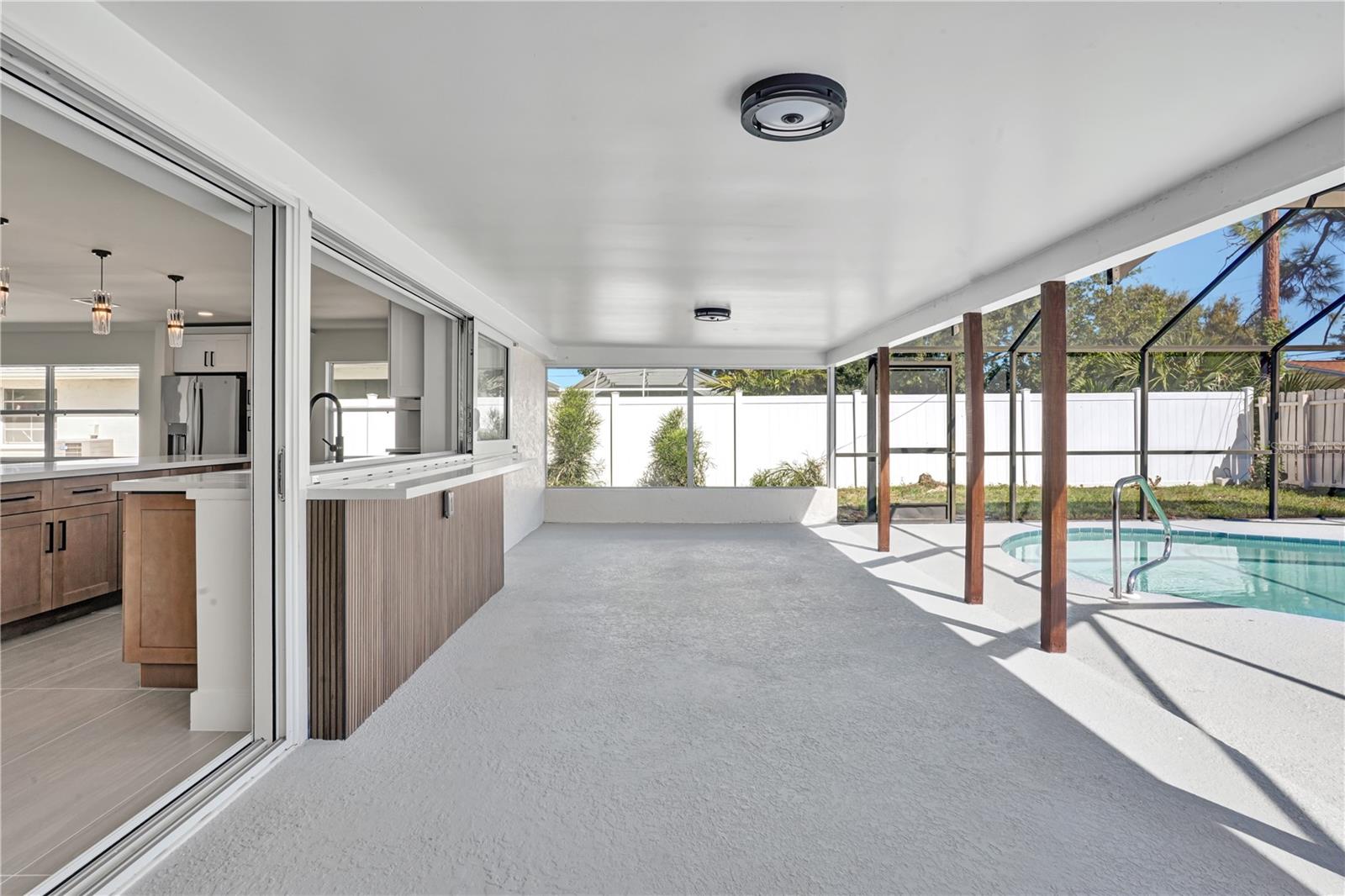 Outdoor lanai and bartop