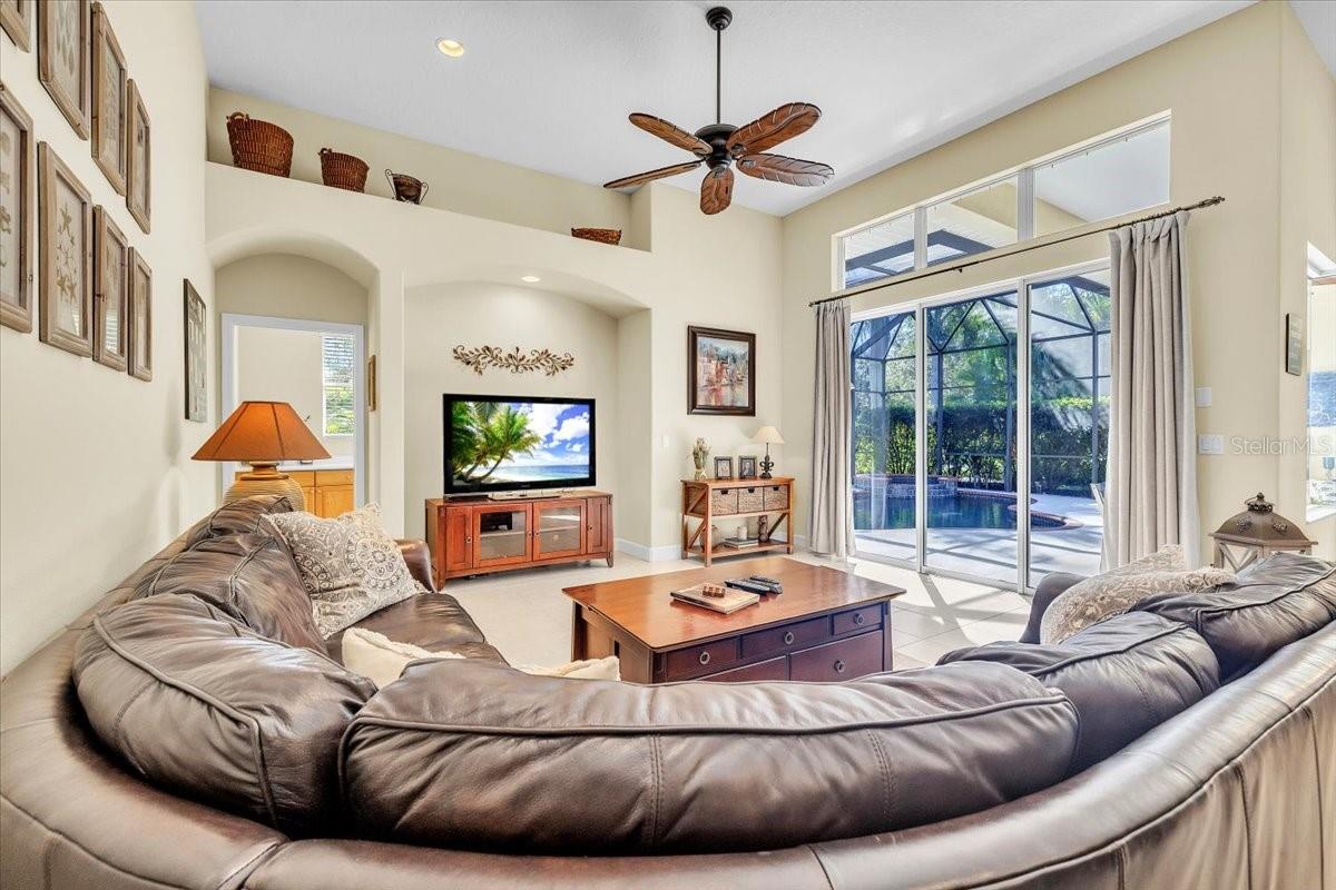 14724 2ND AVENUE CIRCLE NE, Bradenton, FL 34212