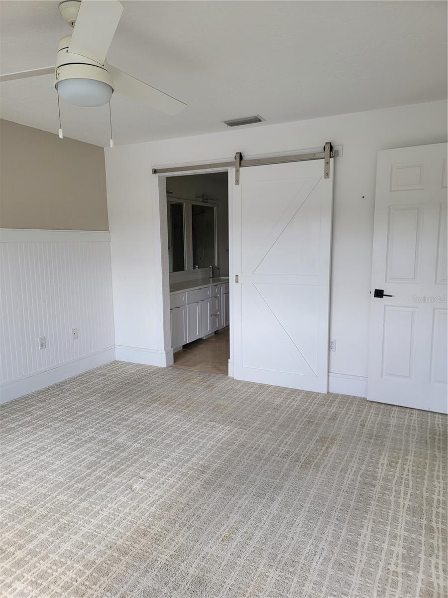 Door from primary bedroom to en-suite