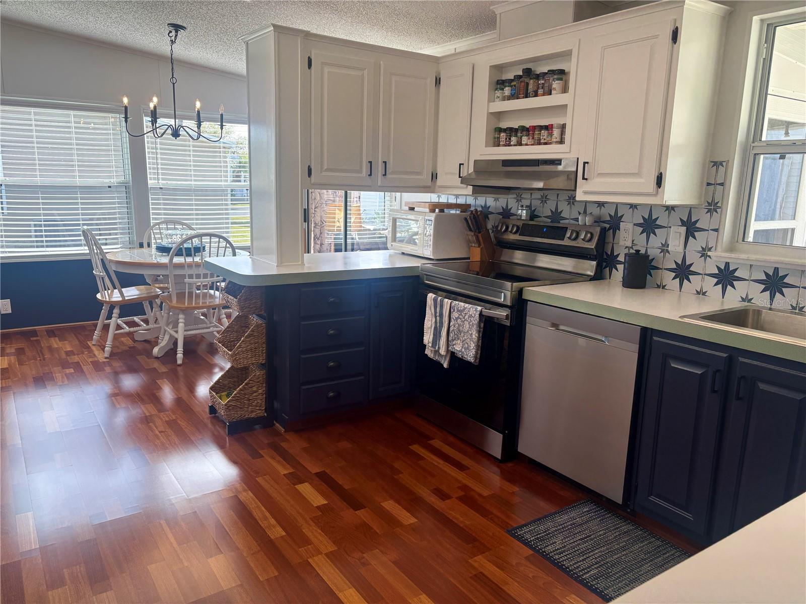 Kitchen to Dinette