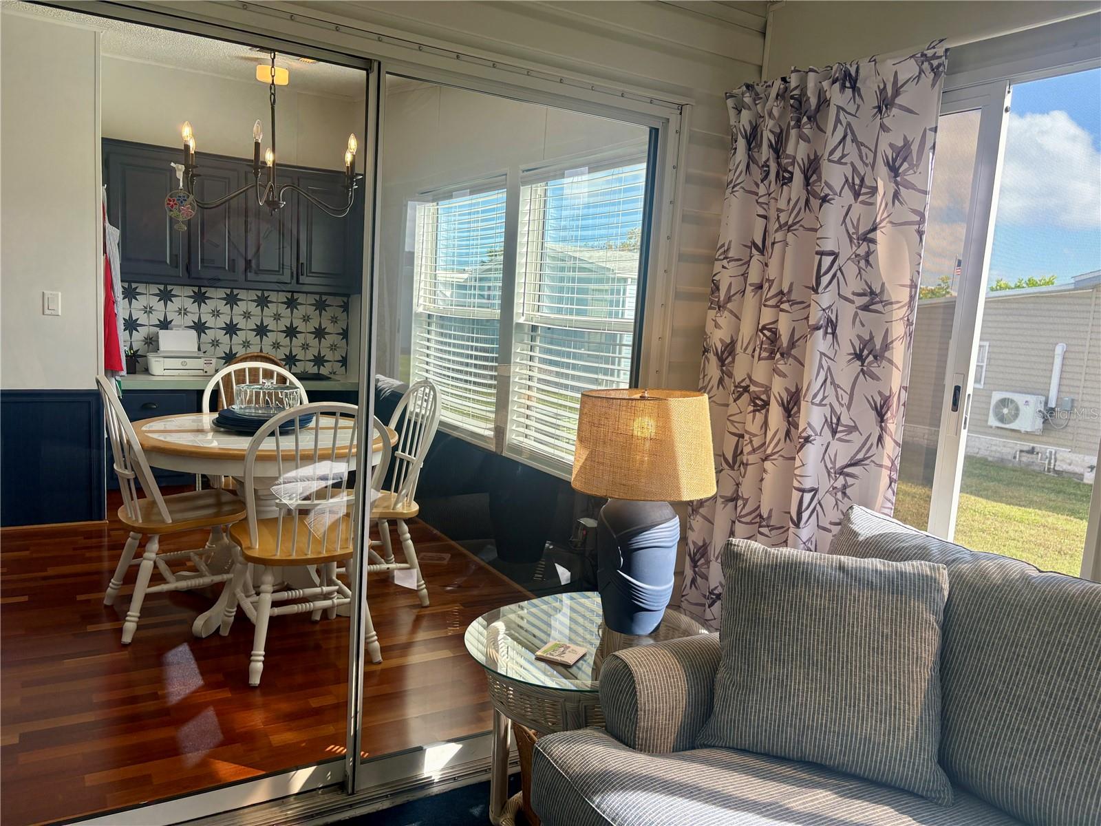 Dinette to Built-in Desk Area