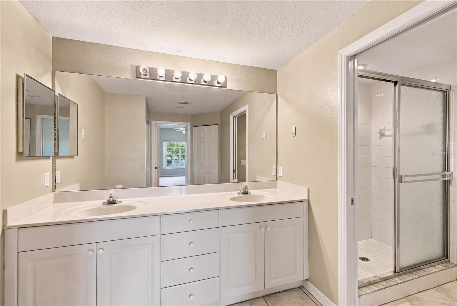 7617 SWEETBAY CIRCLE, Bradenton, FL 34203