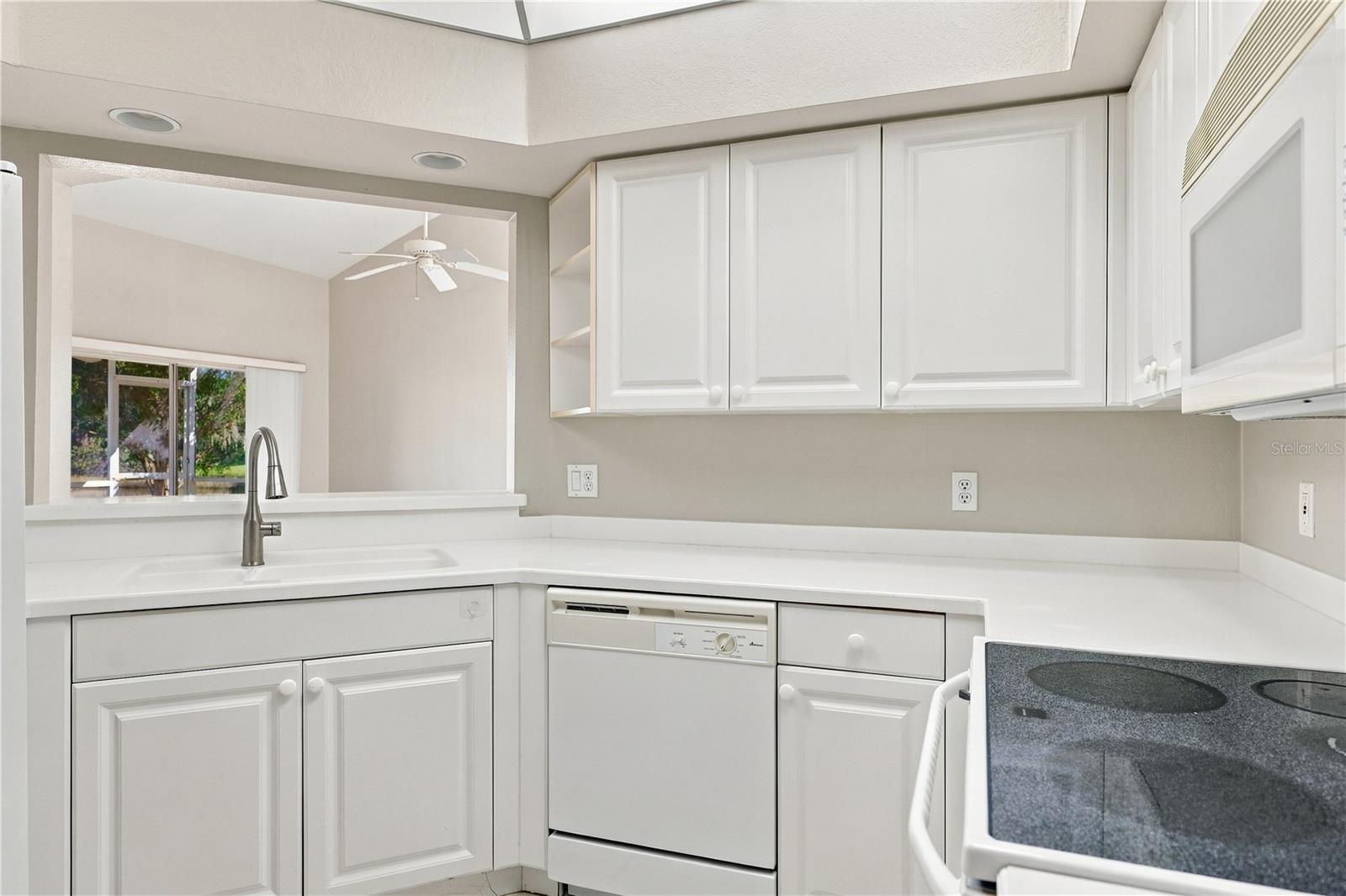 7617 SWEETBAY CIRCLE, Bradenton, FL 34203