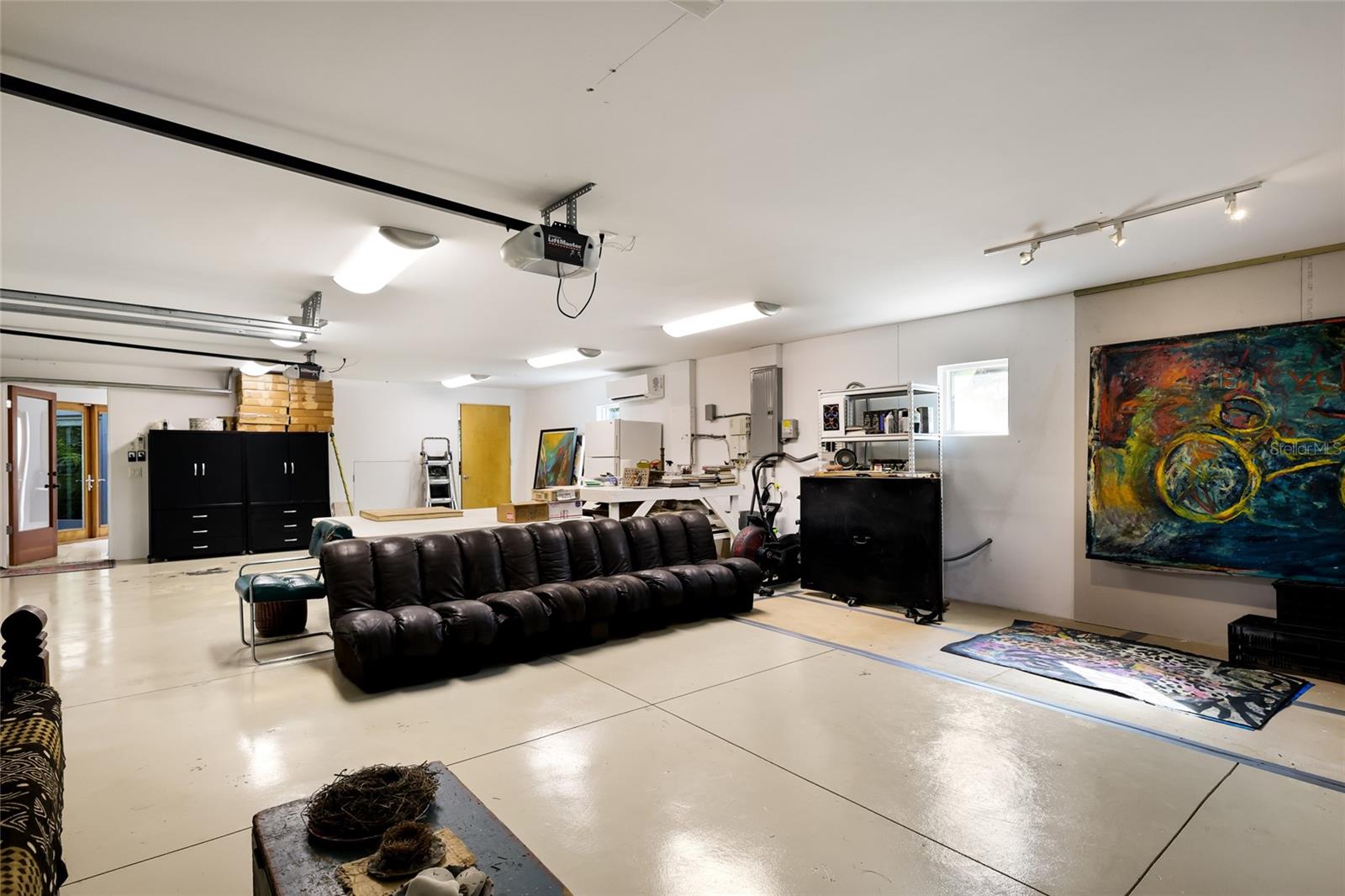 A/C'd 4 Car Garage