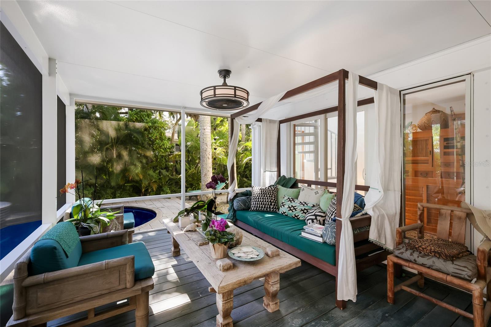 Screened in Porch