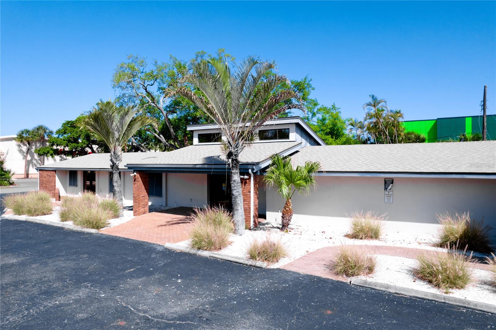 4110 MANATEE AVENUE W, Bradenton, FL 34205 4110 MANATEE AVENUE W, Bradenton, FL 34205