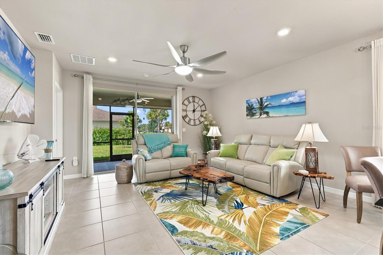 Light and Bright Living room