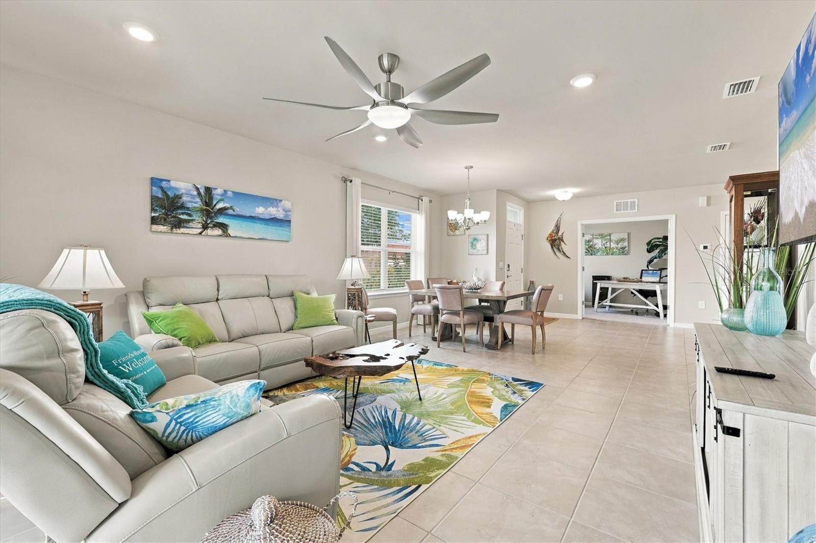 Open Floor Plan, Living room and Dining