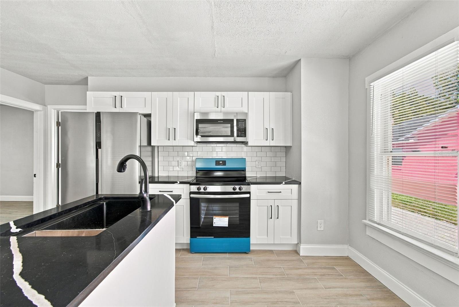 2230 9TH AVENUE W, Bradenton, FL 34205