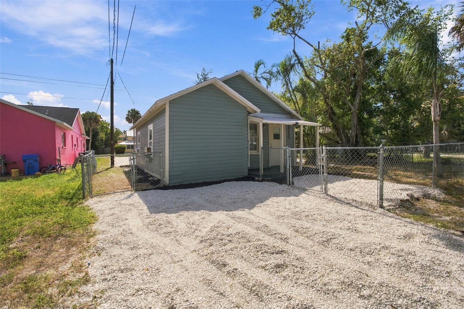 2230 9TH AVENUE W, Bradenton, FL 34205