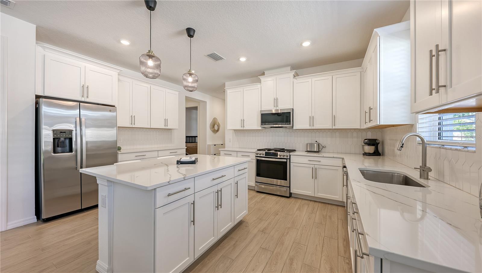 18102 CHERISHED LOOP, Bradenton, FL 34211