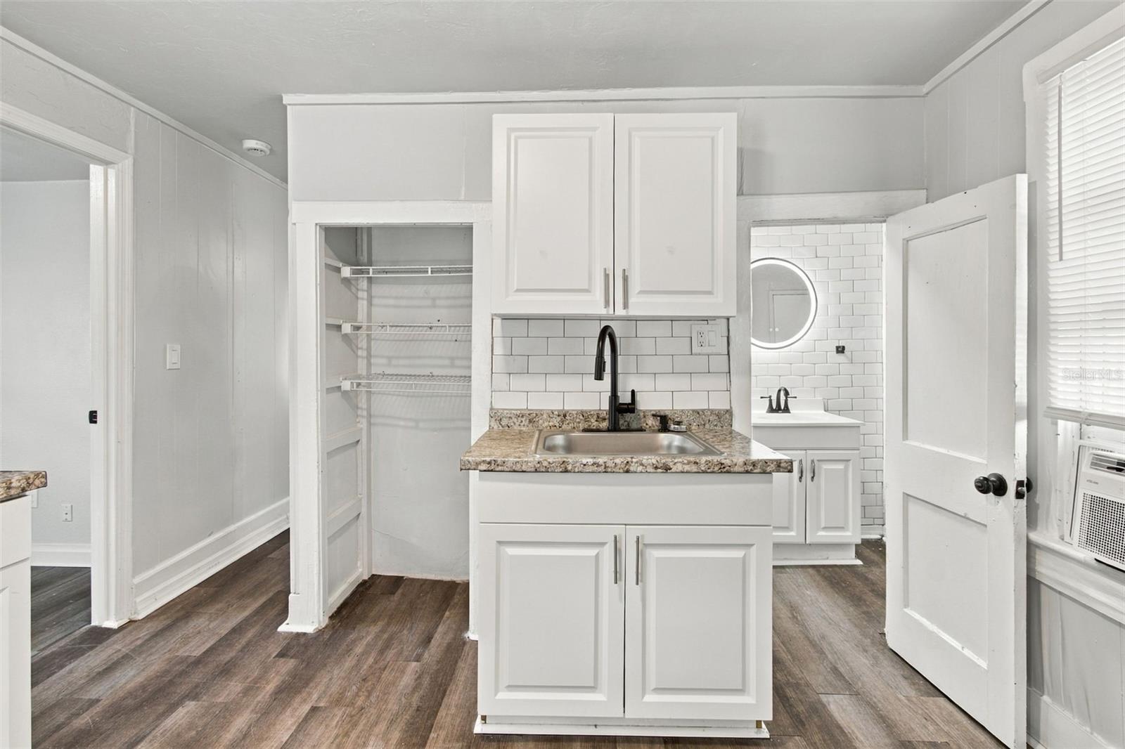 2230 9TH AVENUE W, Bradenton, FL 34205