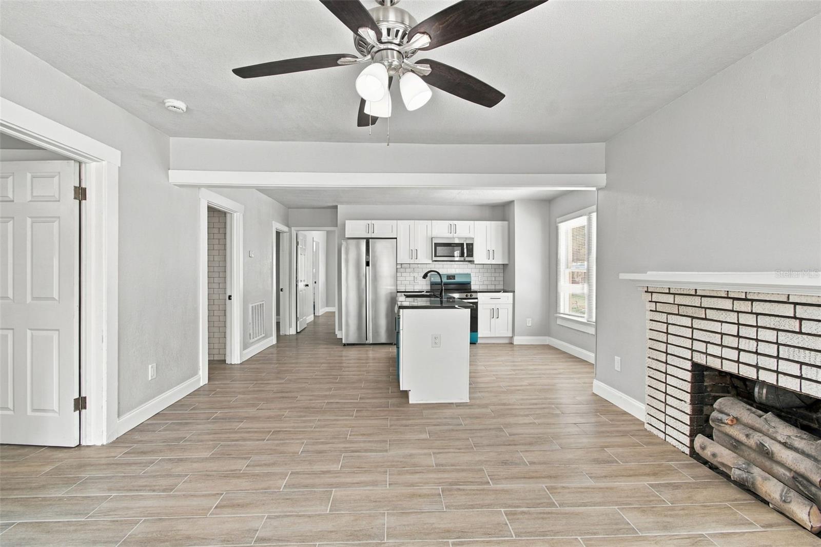 2230 9TH AVENUE W, Bradenton, FL 34205