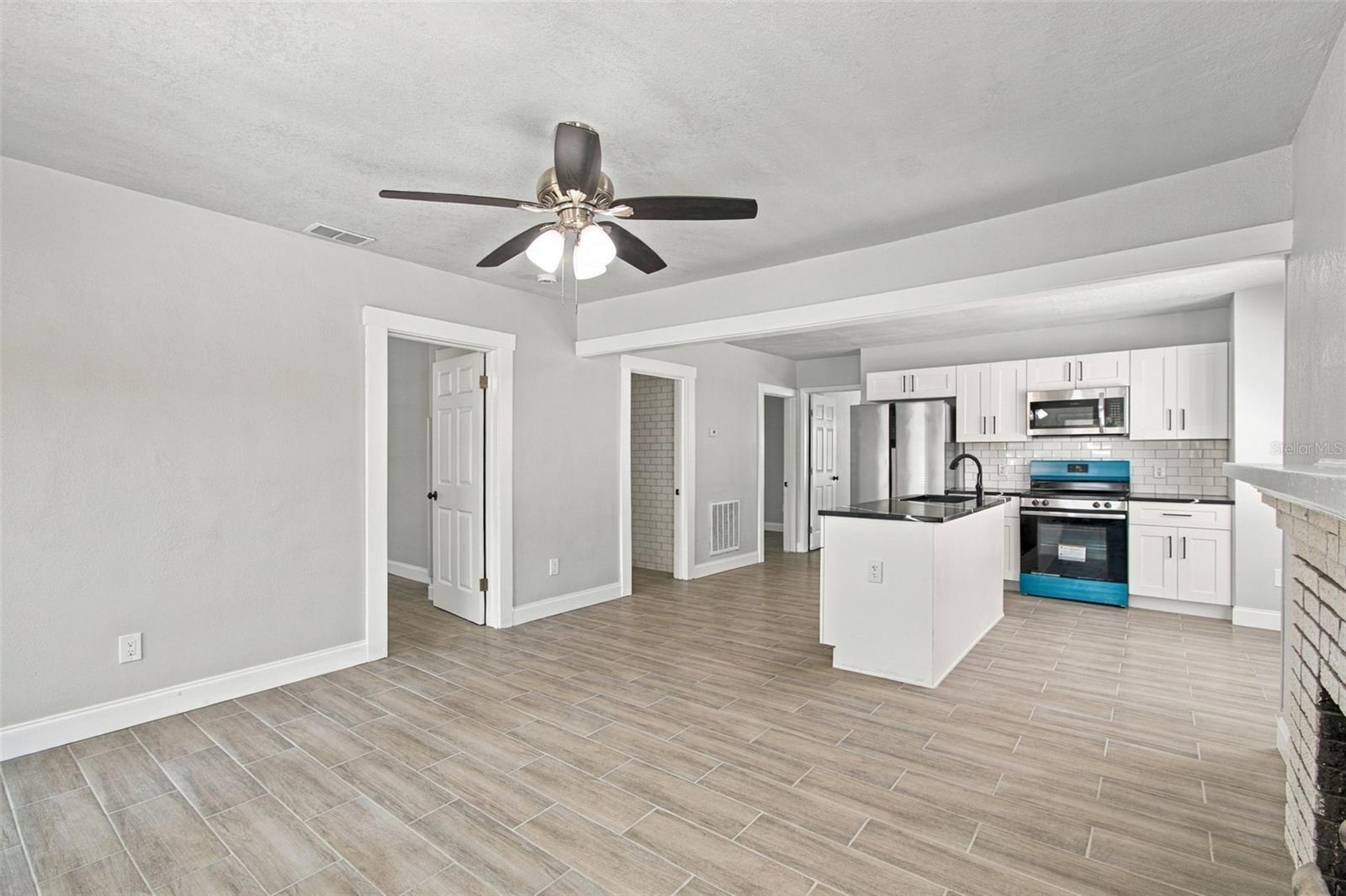 2230 9TH AVENUE W, Bradenton, FL 34205