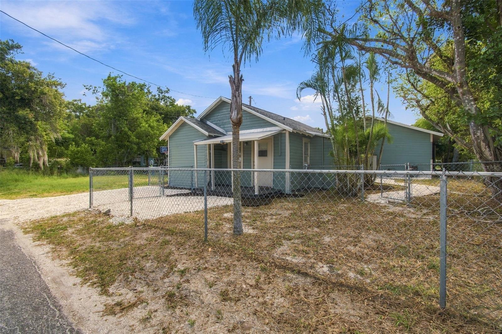 2230 9TH AVENUE W, Bradenton, FL 34205