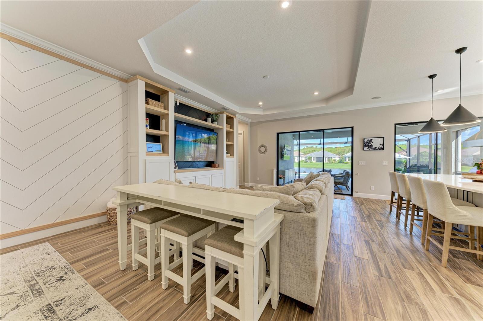 6261 MESA GLEN, Bradenton, FL 34203