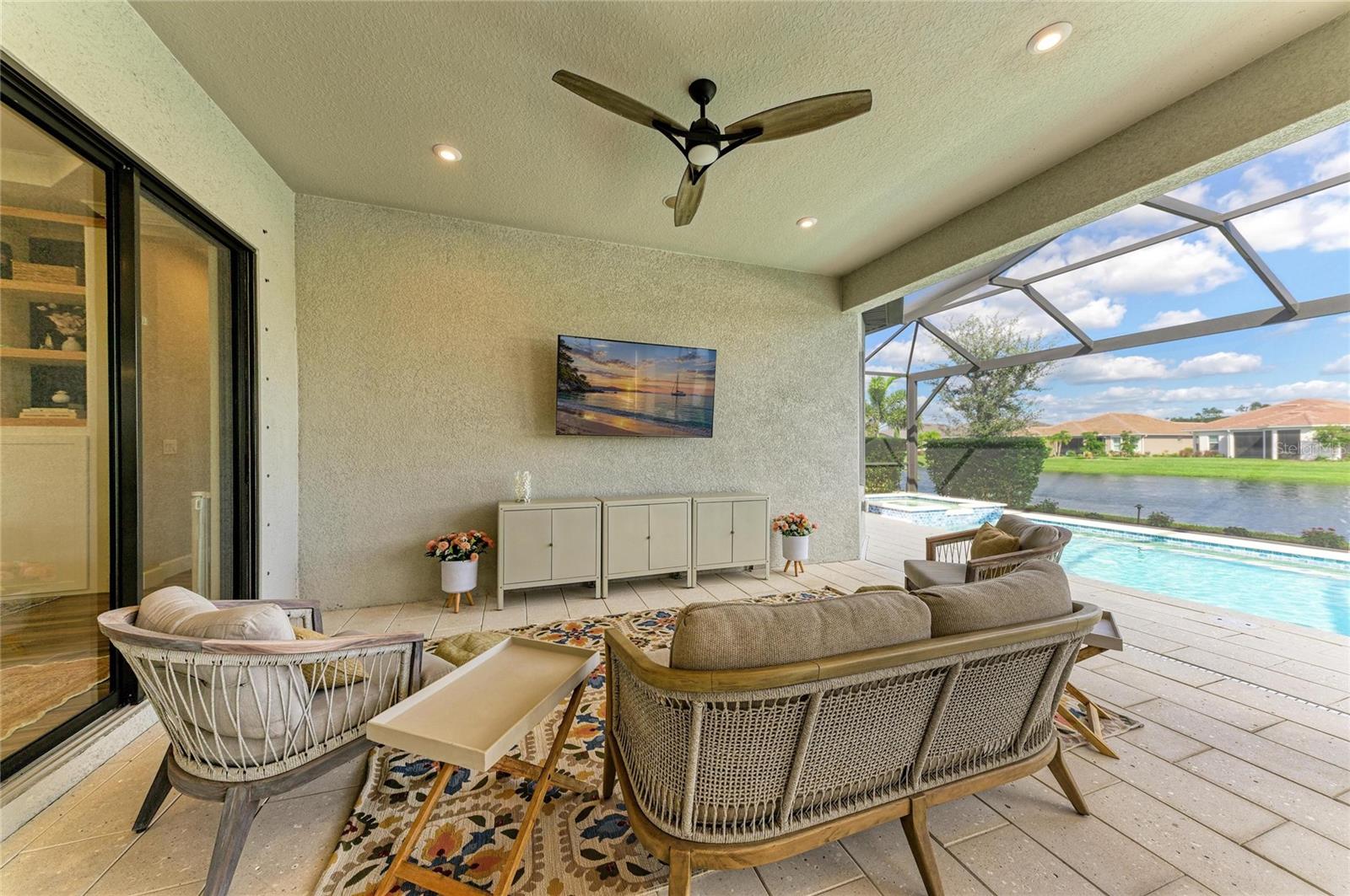 6261 MESA GLEN, Bradenton, FL 34203