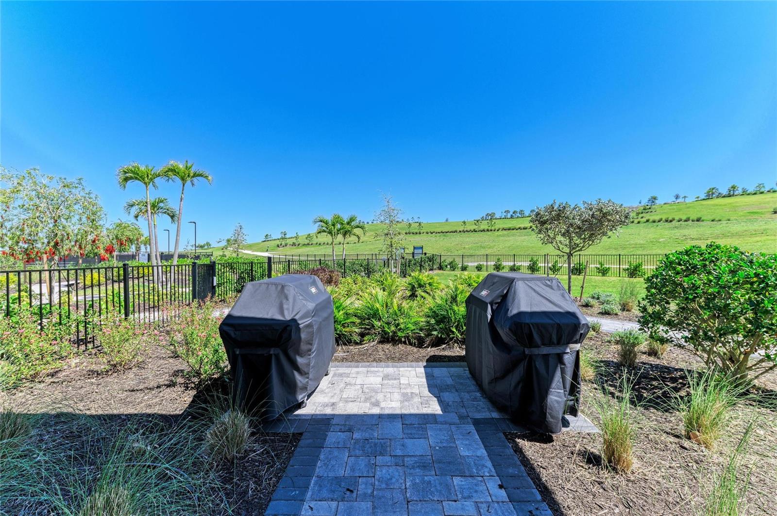 6261 MESA GLEN, Bradenton, FL 34203