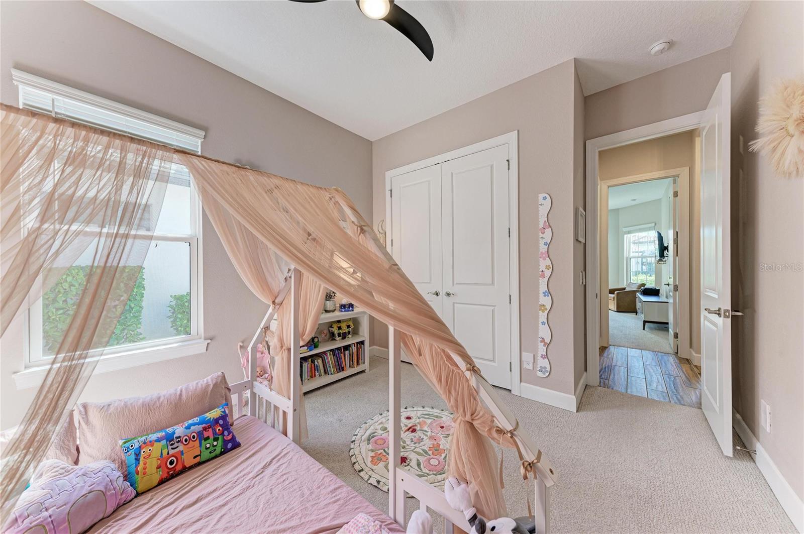6261 MESA GLEN, Bradenton, FL 34203
