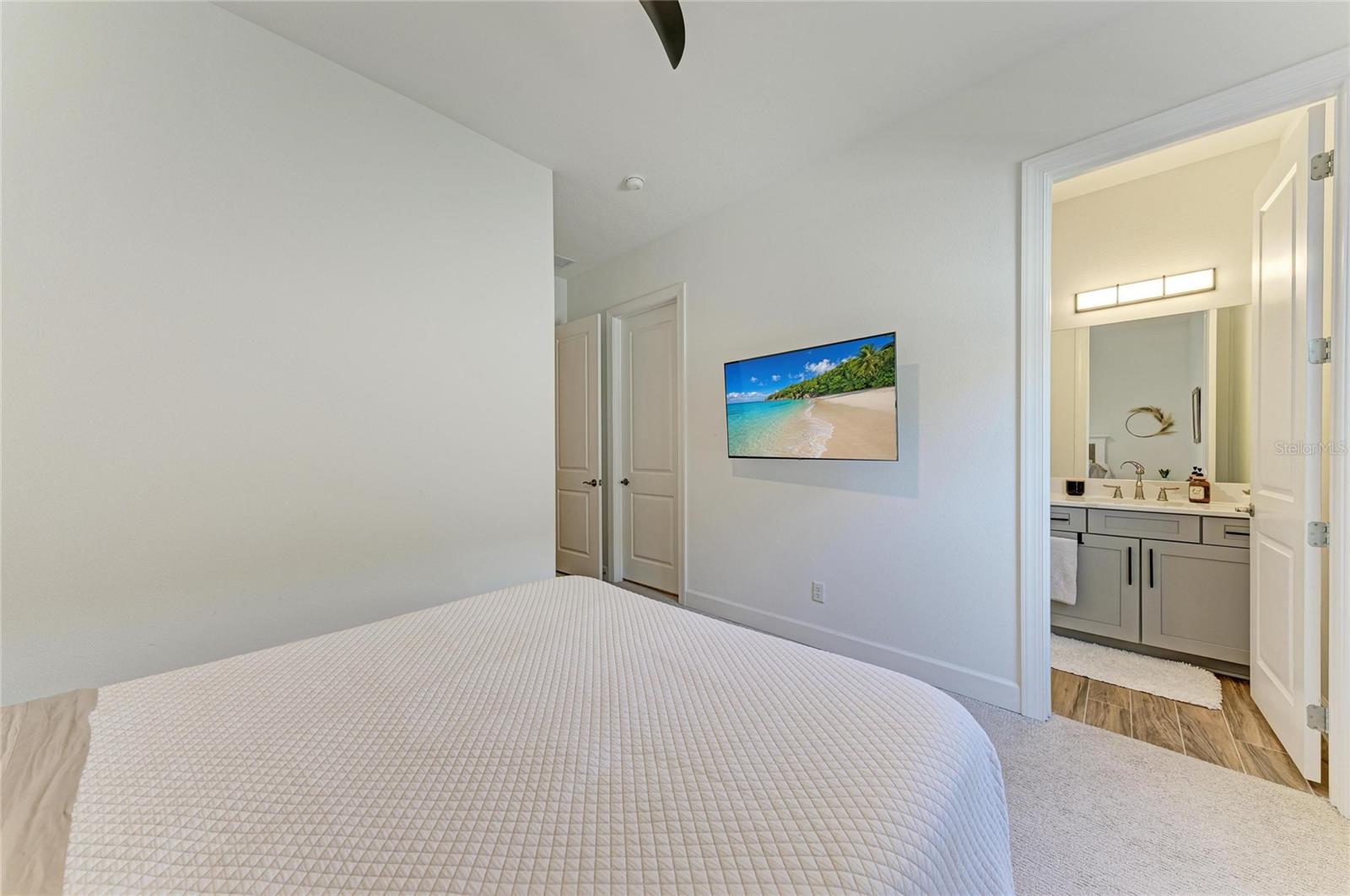6261 MESA GLEN, Bradenton, FL 34203