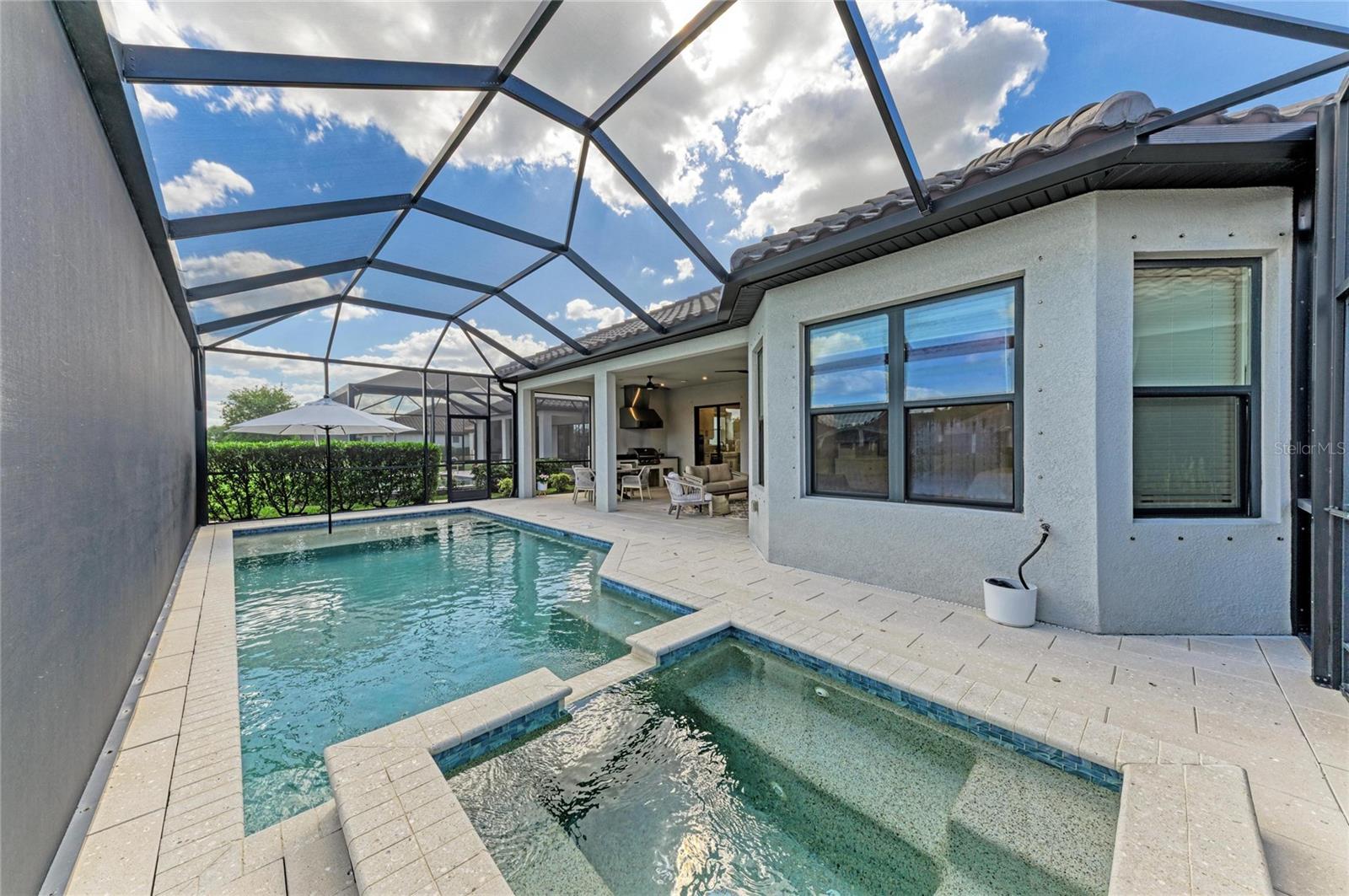 6261 MESA GLEN, Bradenton, FL 34203