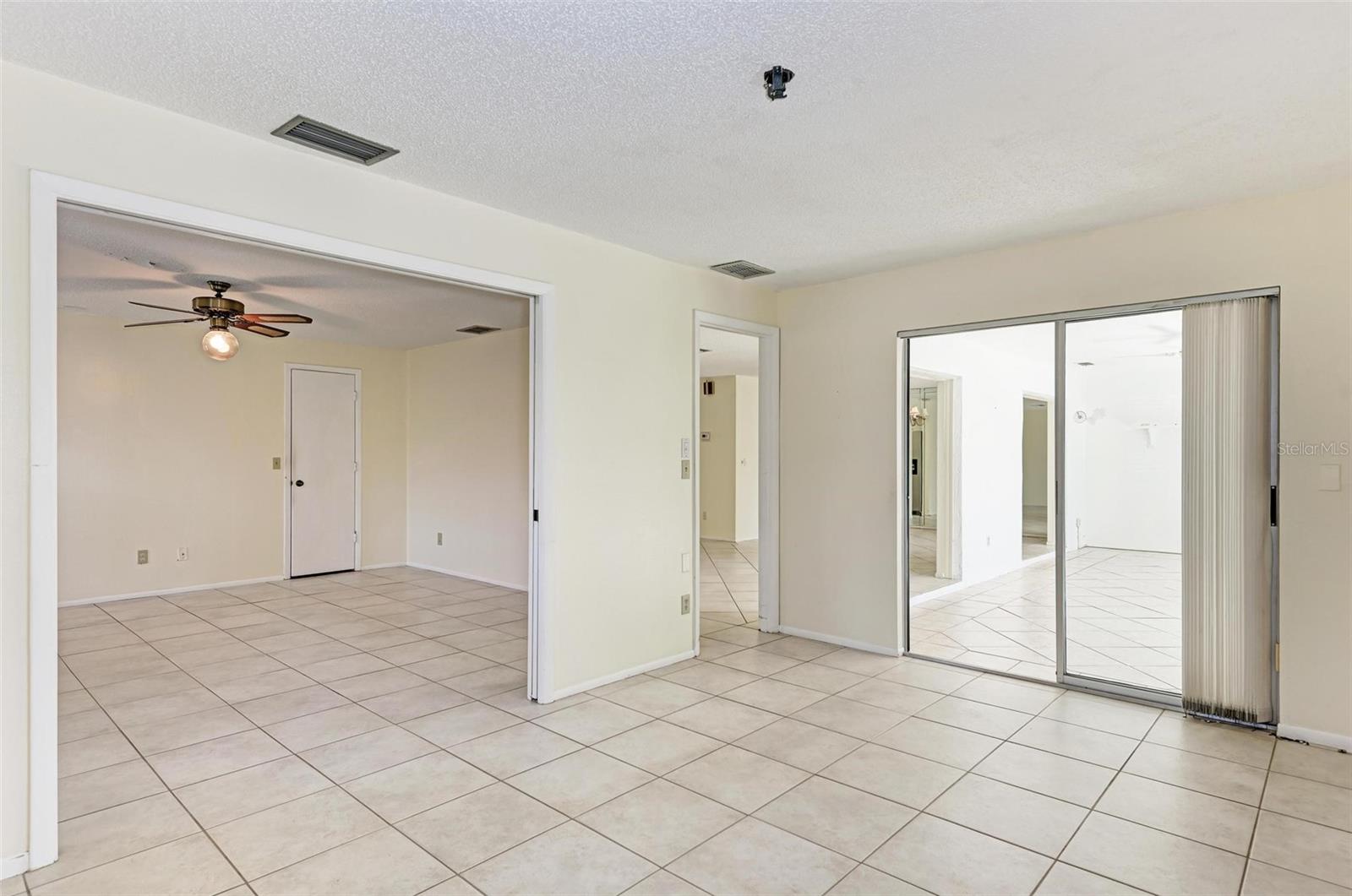 6954 W COUNTRY CLUB DRIVE N, Sarasota, FL 34243