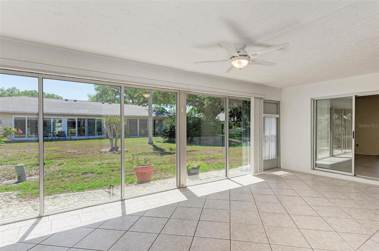 6954 W COUNTRY CLUB DRIVE N, Sarasota, FL 34243