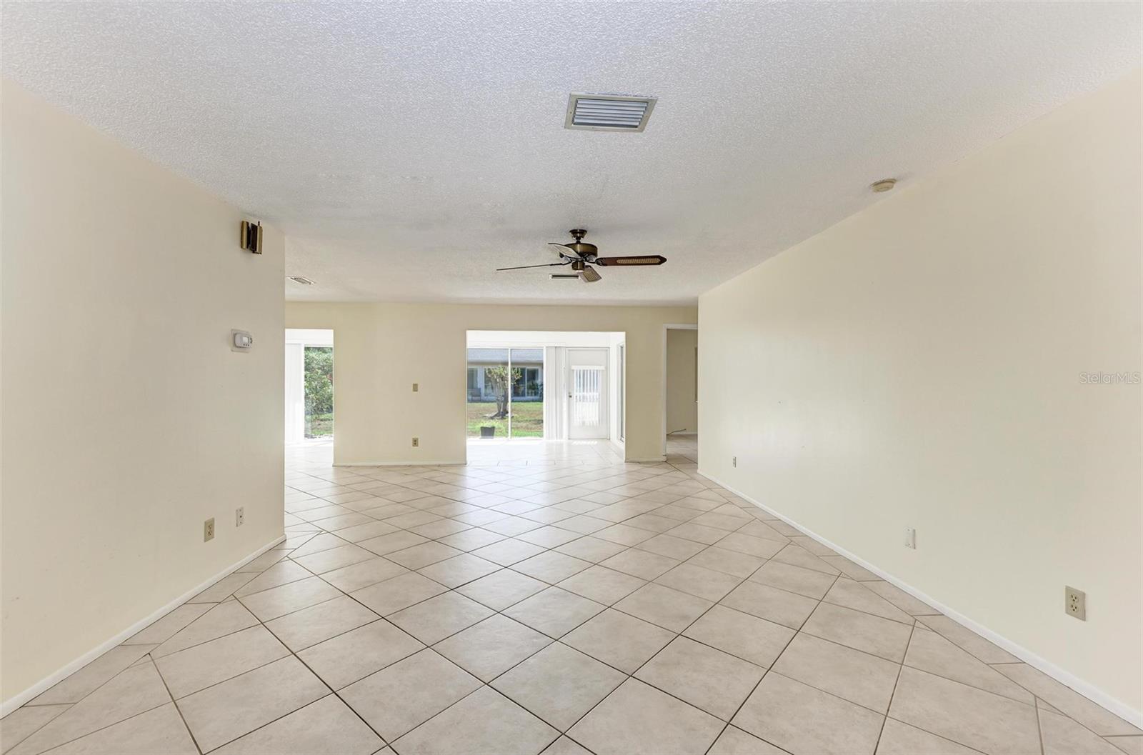 6954 W COUNTRY CLUB DRIVE N, Sarasota, FL 34243