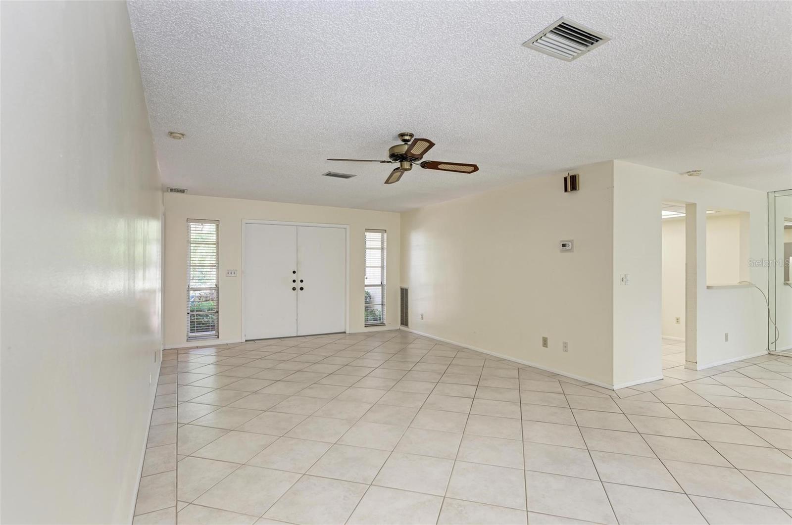 6954 W COUNTRY CLUB DRIVE N, Sarasota, FL 34243