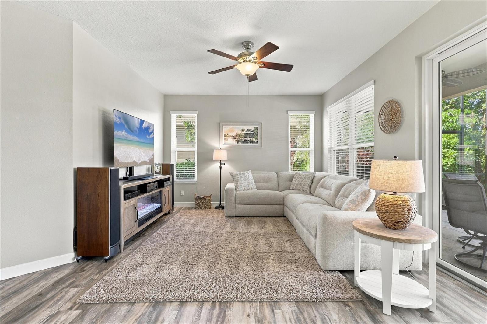 5509 52ND AVENUE W, Bradenton, FL 34210 5509 52ND AVENUE W, Bradenton, FL 34210