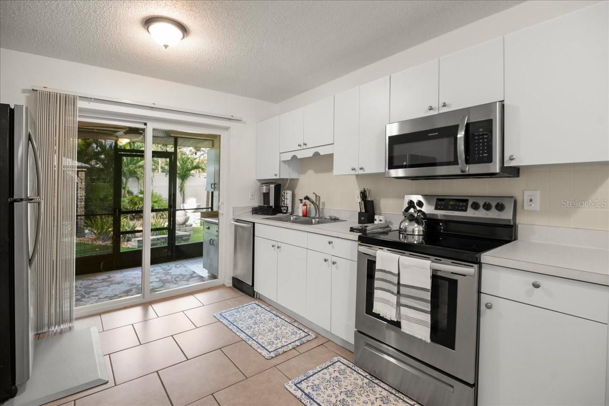 2201 54TH AVENUE DRIVE W, Bradenton, FL 34207