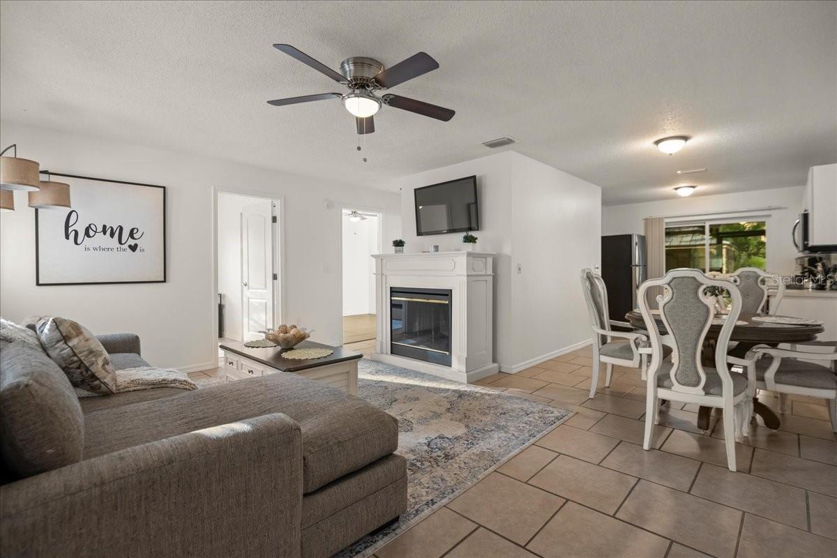 2201 54TH AVENUE DRIVE W, Bradenton, FL 34207